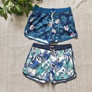 Bundle Maamgic Chinowave floral swim trunks
